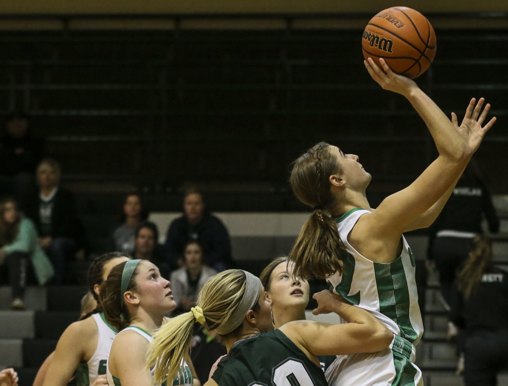 111819-mda-spt-geneseo-girls-bkb-04.jpg